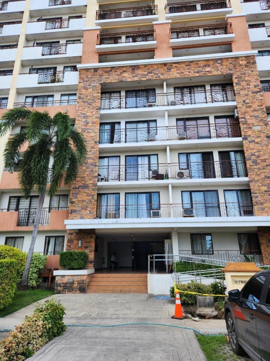 Apartment One Oasis 2 And 1 Living Near It Park Next To Golf Course
